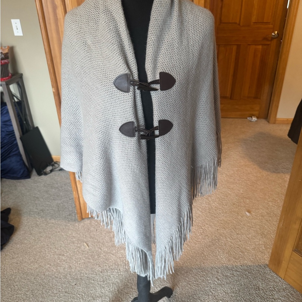 Fringe Knit Poncho with Toggle Closures - Light Gray